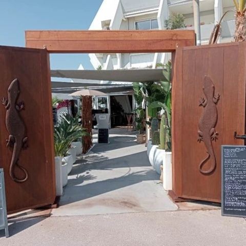 Entrée Arche & Portes en bois exotique massif